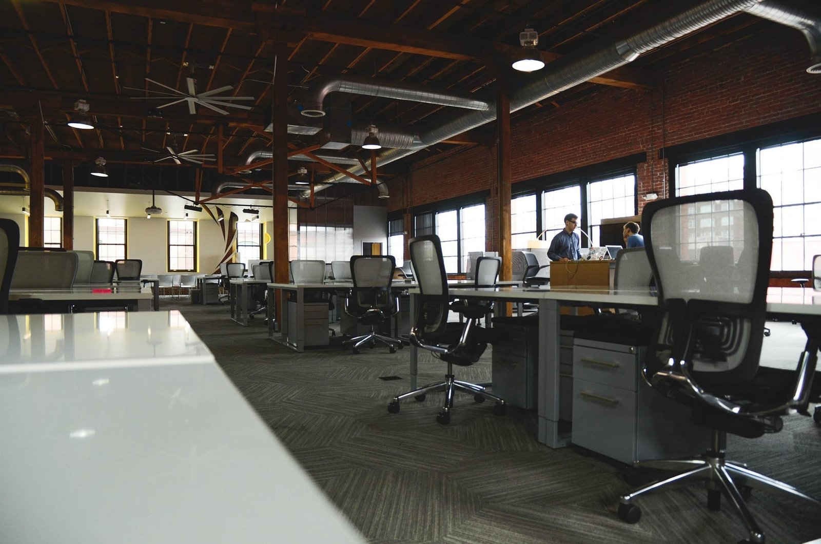About Us 2 office 594119 1920 About Us