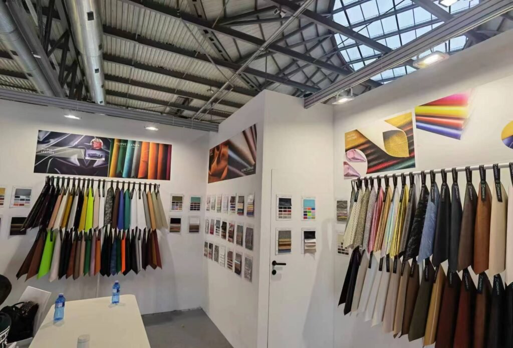 Ouzhuo International - Su proveedor de cuero artificial de confianza en la Feria del Calzado de Italia 2023 2 23年9月 意大利展 LINEAPELLE Ouzhuo International - Su Proveedor de Cuero Artificial de Confianza en la Feria del Calzado de Italia 2023
